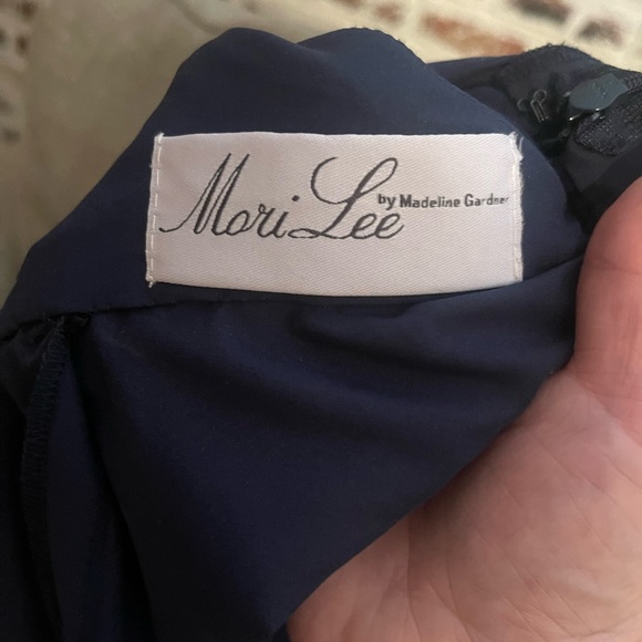 MORI LEE PROM/BRIDESMAID GOWN 693 Size 6 - Picture 8 of 10